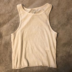 basic no sleeve-tee